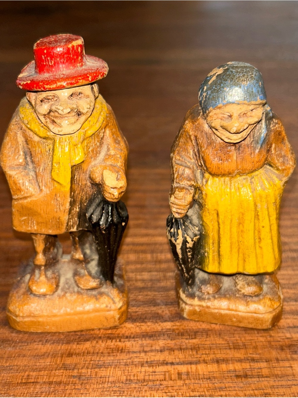 Vintage 4" Syroco company 1940's elderly couple Umbrellas Figurines Folk Art